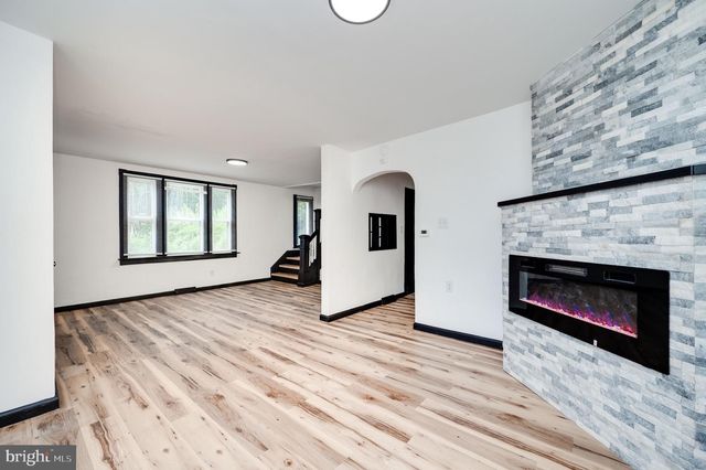 1050 FRIEDENSBURG RD, Reading, PA 19606