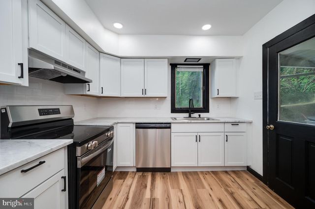 1050 FRIEDENSBURG RD, Reading, PA 19606