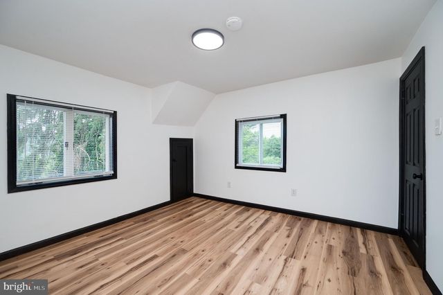 1050 FRIEDENSBURG RD, Reading, PA 19606