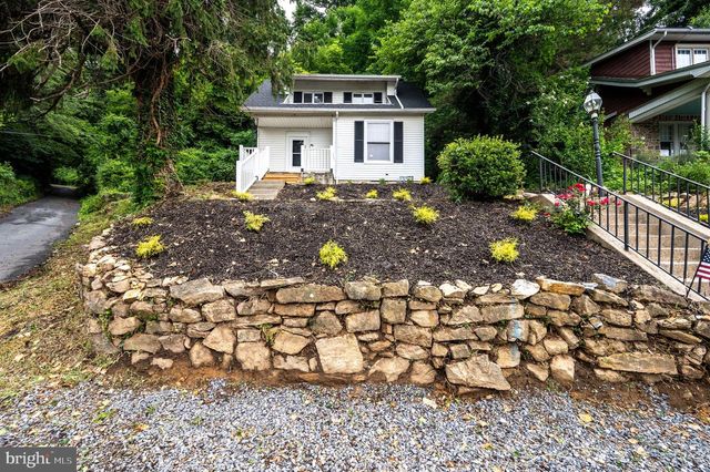 1050 FRIEDENSBURG RD, Reading, PA 19606