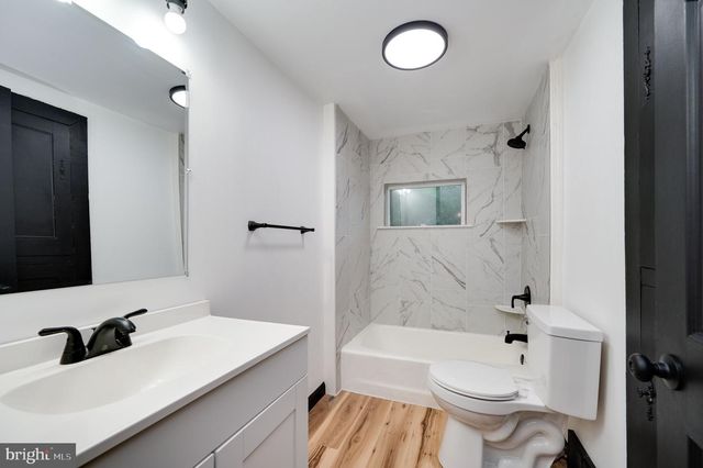 1050 FRIEDENSBURG RD, Reading, PA 19606