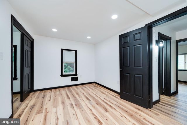 1050 FRIEDENSBURG RD, Reading, PA 19606