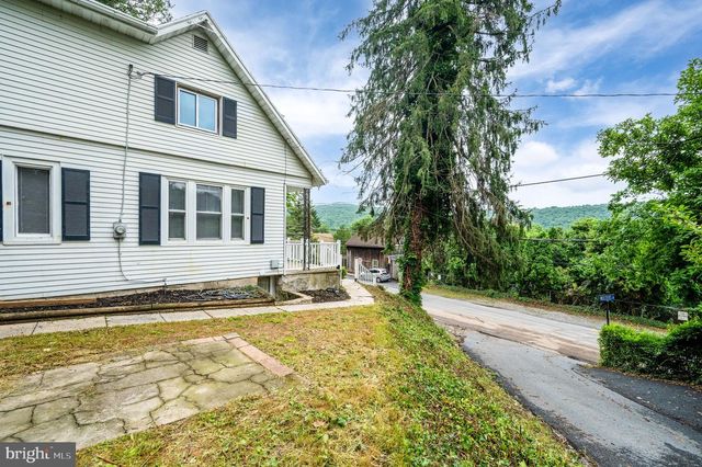 1050 FRIEDENSBURG RD, Reading, PA 19606
