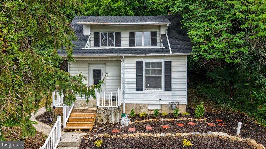 1050 FRIEDENSBURG RD, Reading, PA 19606