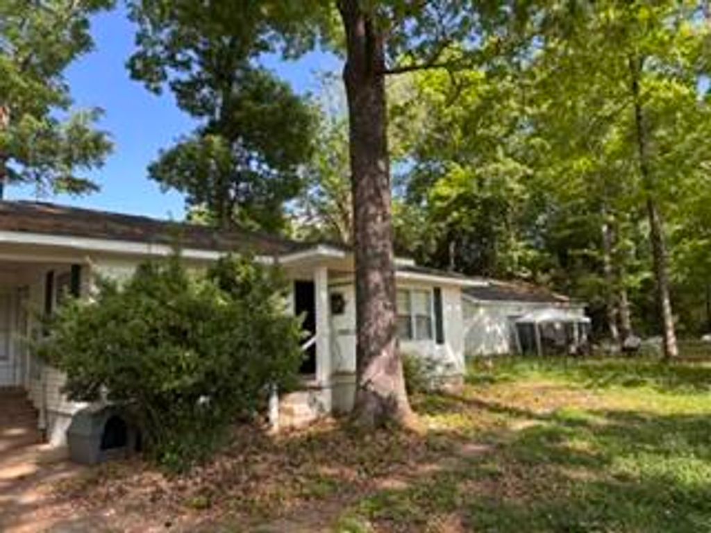 1421 Stone Drive, Rossville, GA 30741
