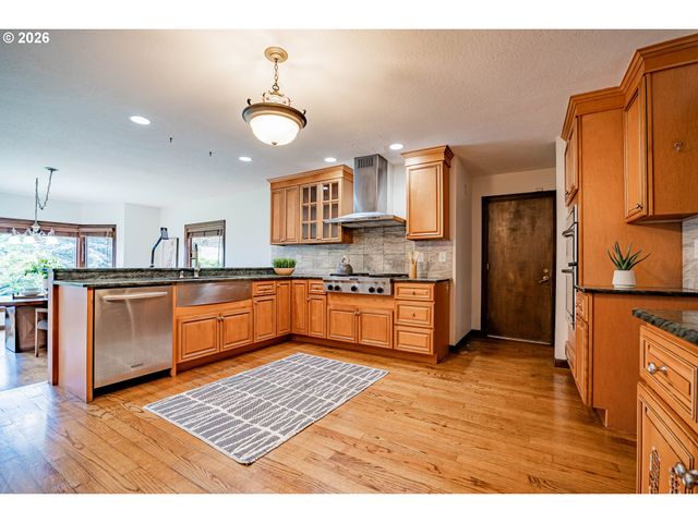 12255 Sw DUCHILLY Ct, Tigard, OR 97224