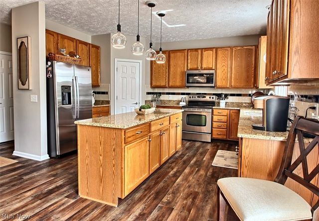 12641 Coopers Run, Strongsville, OH 44149