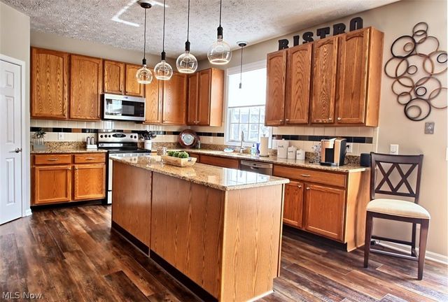 12641 Coopers Run, Strongsville, OH 44149
