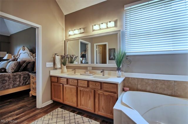 12641 Coopers Run, Strongsville, OH 44149