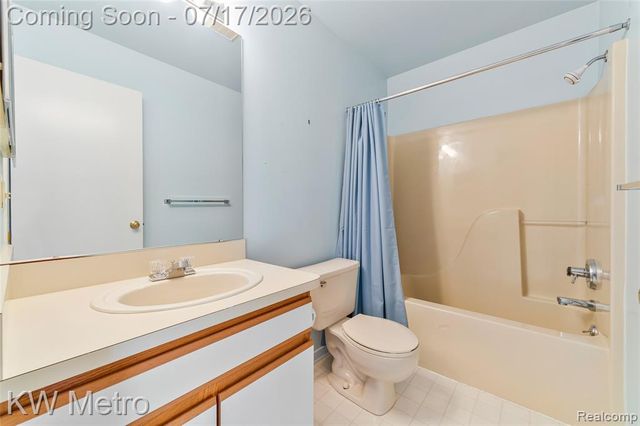 41874 Cantebury Drive, Novi, MI 48377