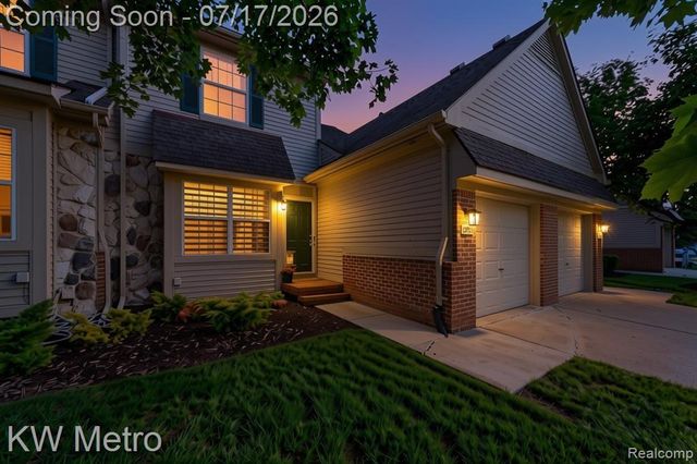 41874 Cantebury Drive, Novi, MI 48377