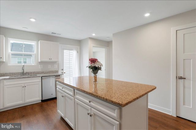 34 BIBURY ST, Martinsburg, WV 25405