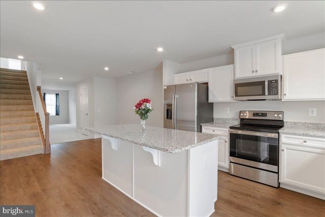 34 BIBURY ST, Martinsburg, WV 25405