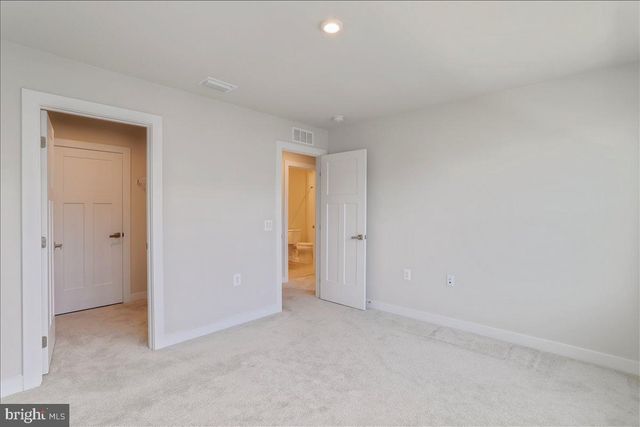 34 BIBURY ST, Martinsburg, WV 25405