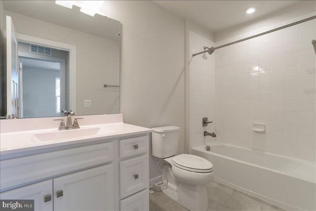 34 BIBURY ST, Martinsburg, WV 25405