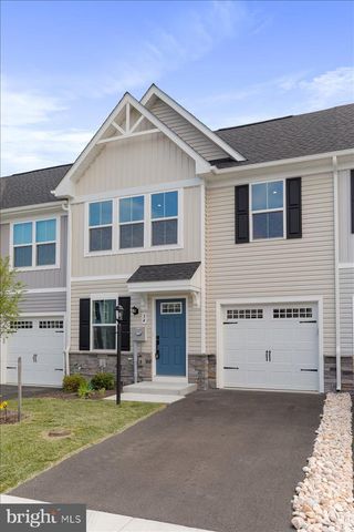 34 BIBURY ST, Martinsburg, WV 25405