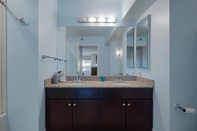 33 W Ontario Street 30H, Chicago, IL 60654
