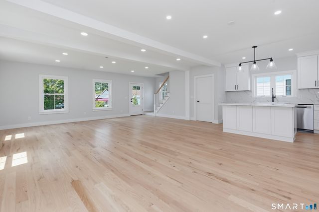 517 Newfield Avenue, Stamford, CT 06905