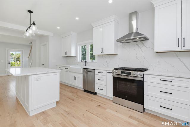 517 Newfield Avenue, Stamford, CT 06905
