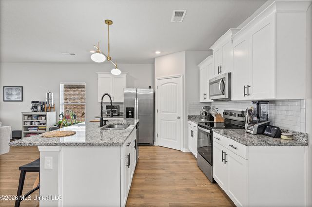 44 Harvest Dance Drive, Byhalia, MS 38611