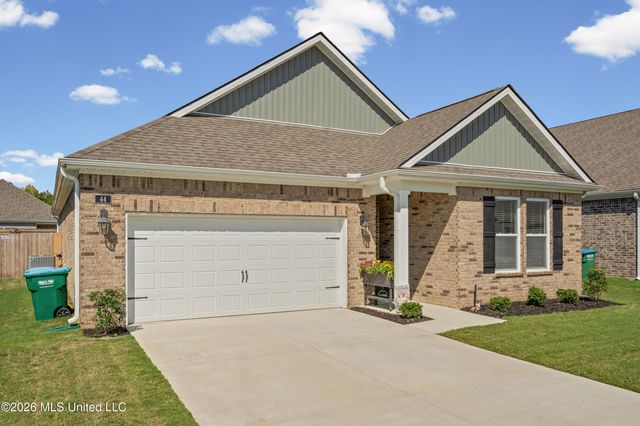 44 Harvest Dance Drive, Byhalia, MS 38611