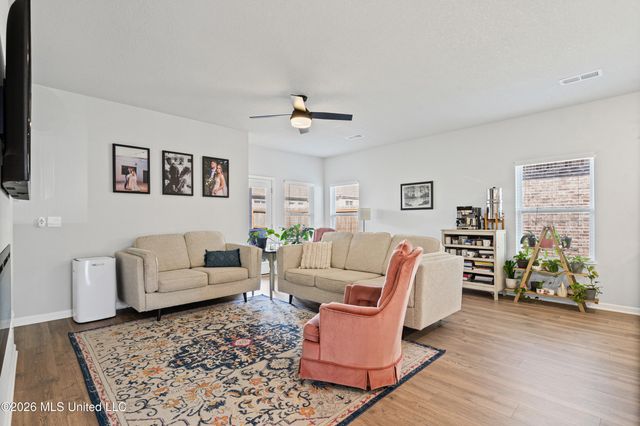 44 Harvest Dance Drive, Byhalia, MS 38611