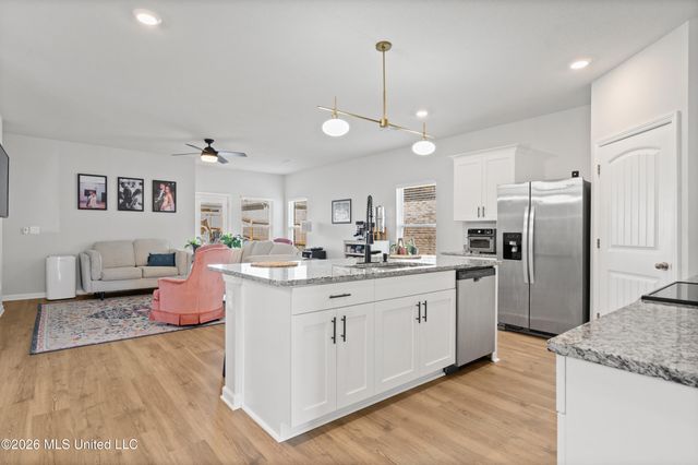 44 Harvest Dance Drive, Byhalia, MS 38611