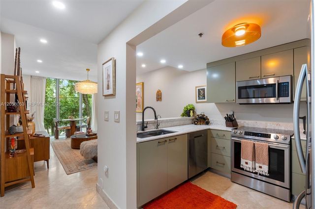 3001 SW 27th Ave 201, Miami, FL 33133