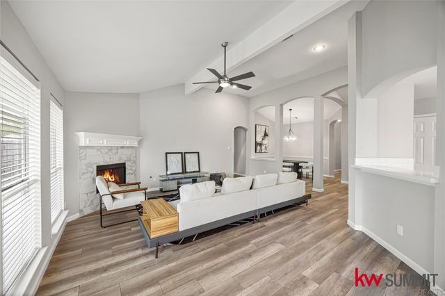 12335 Glenleigh Drive, Houston, TX 77014