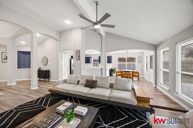 12335 Glenleigh Drive, Houston, TX 77014