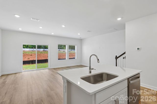9024 Foggy Brook Loop, Charlotte, NC 28216
