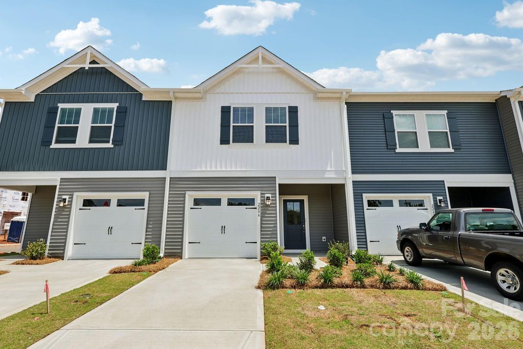 9024 Foggy Brook Loop, Charlotte, NC 28216