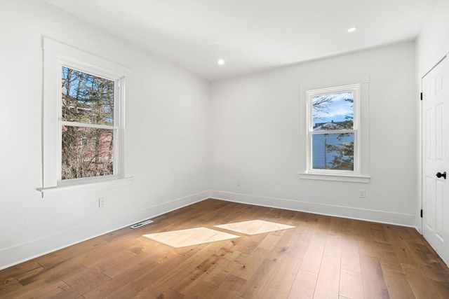 2 Maple St, Shirley, MA 01464