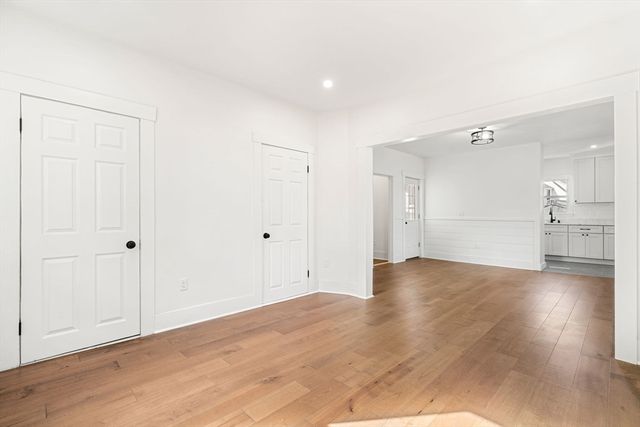 2 Maple St, Shirley, MA 01464