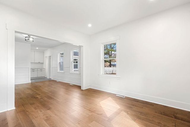 2 Maple St, Shirley, MA 01464