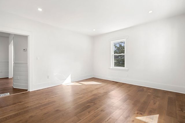 2 Maple St, Shirley, MA 01464