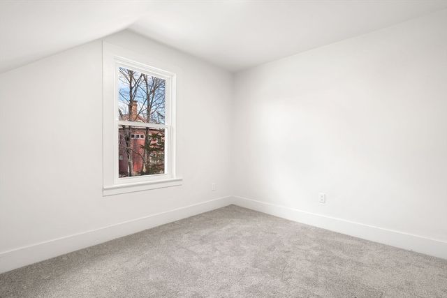 2 Maple St, Shirley, MA 01464