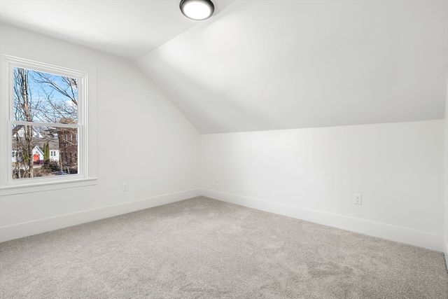 2 Maple St, Shirley, MA 01464