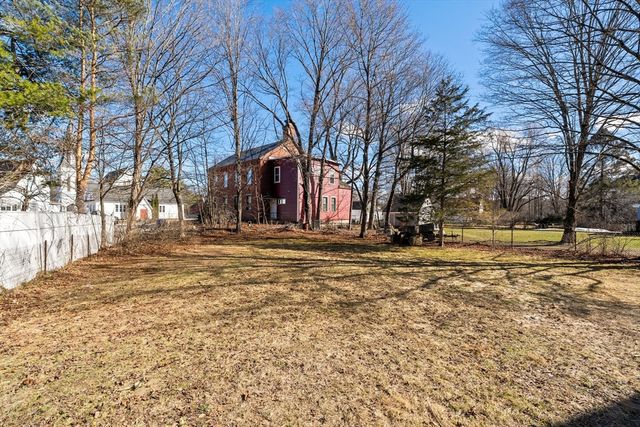 2 Maple St, Shirley, MA 01464