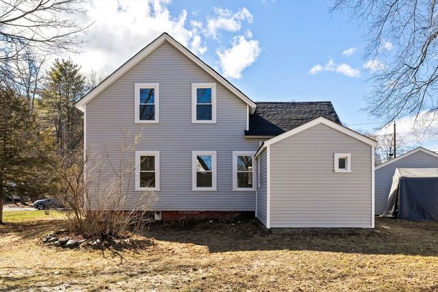 2 Maple St, Shirley, MA 01464