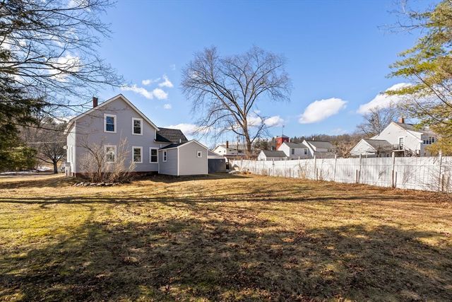 2 Maple St, Shirley, MA 01464