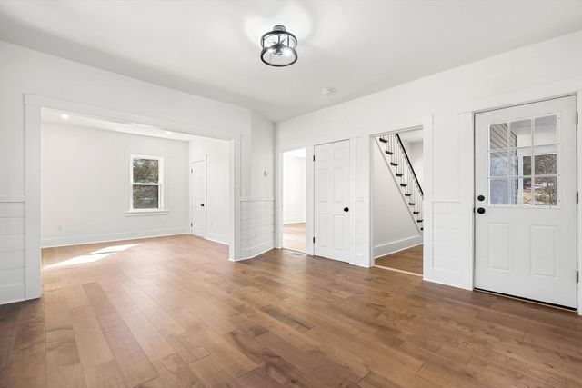 2 Maple St, Shirley, MA 01464