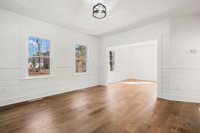 2 Maple St, Shirley, MA 01464