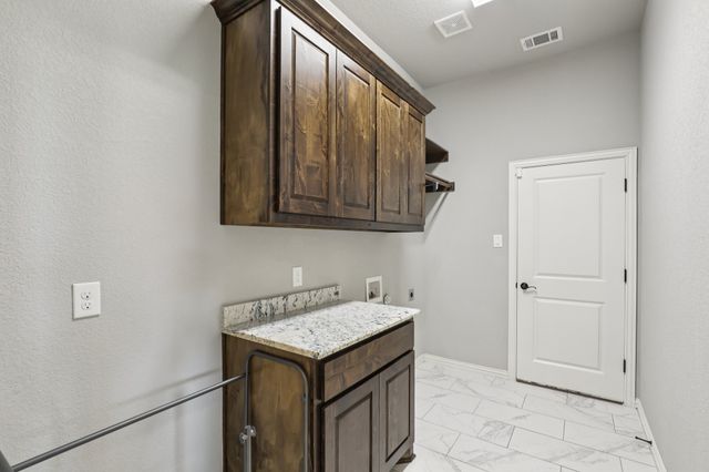 1020 Jesse James Lane, Springtown, TX 76082