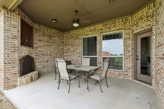 1020 Jesse James Lane, Springtown, TX 76082