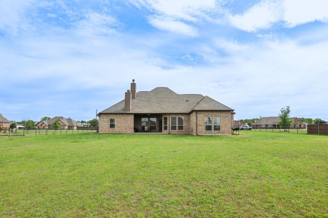 1020 Jesse James Lane, Springtown, TX 76082