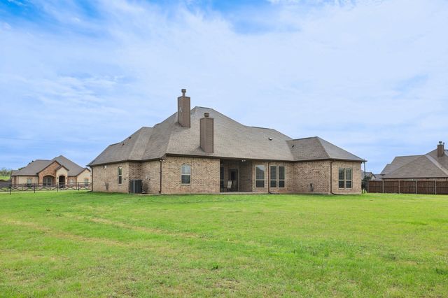 1020 Jesse James Lane, Springtown, TX 76082