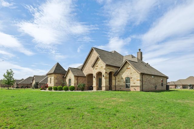 1020 Jesse James Lane, Springtown, TX 76082