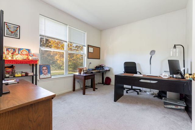 9 Lake Plumleigh Court, Algonquin, IL 60102