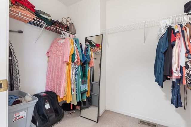 9 Lake Plumleigh Court, Algonquin, IL 60102